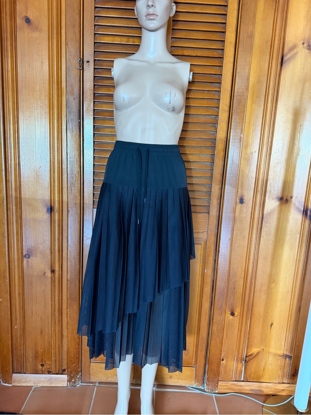 Zella Black Pleated Mesh Tiered Midi Skirt Size Large